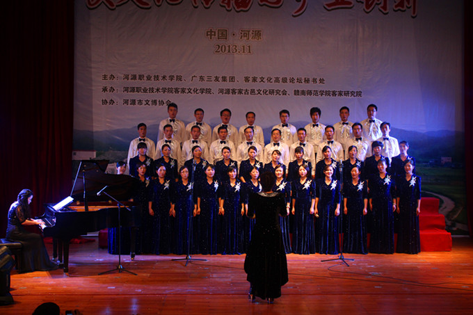 学校教职工合唱团闪亮登场