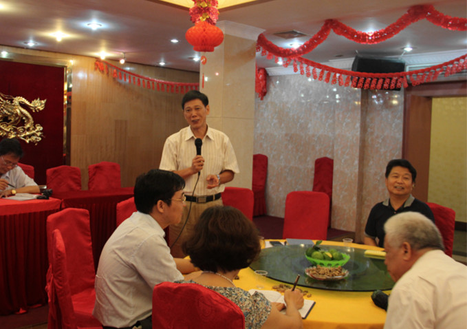 高仁泽书记为离退休老同志送上教师节祝福