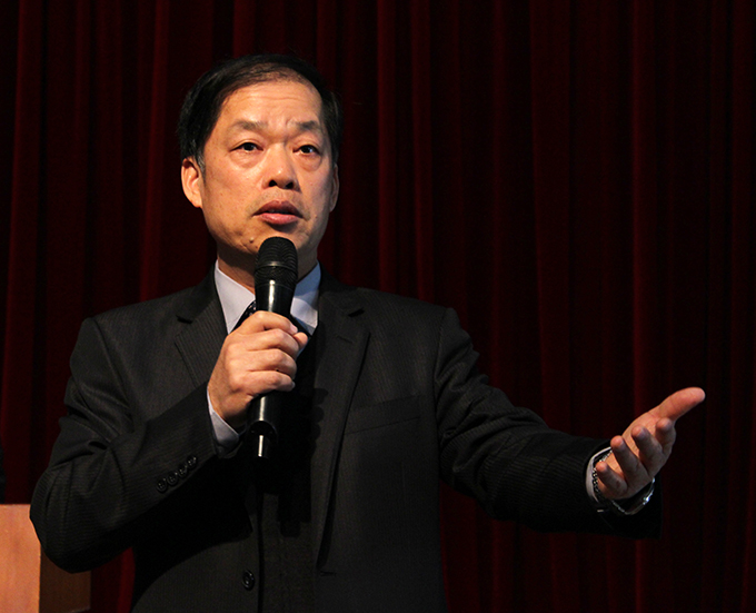 林江龙校长向我校学子讲述自己的经历、台湾的风俗、台湾职教发展等