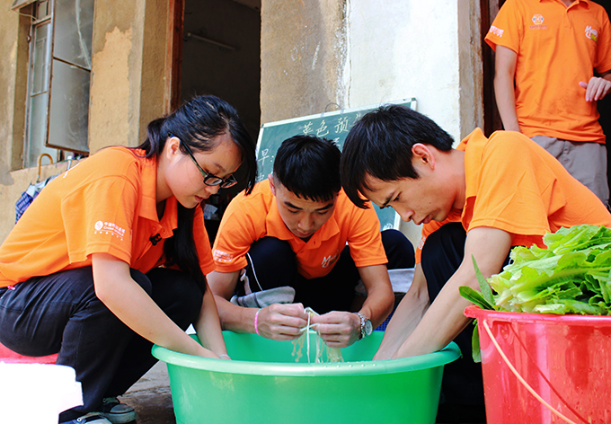 忙碌身影,真情服务