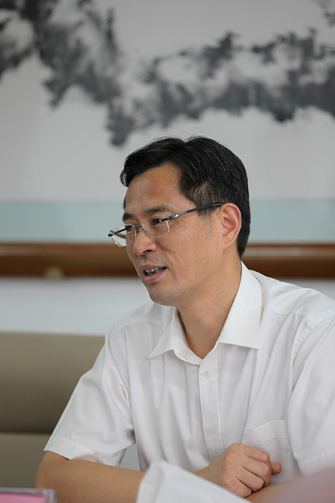 何忠友希望我校再创佳绩